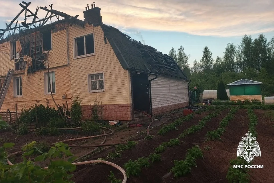 Грозовой разряд спалил дом в Гаврилов-Яме.