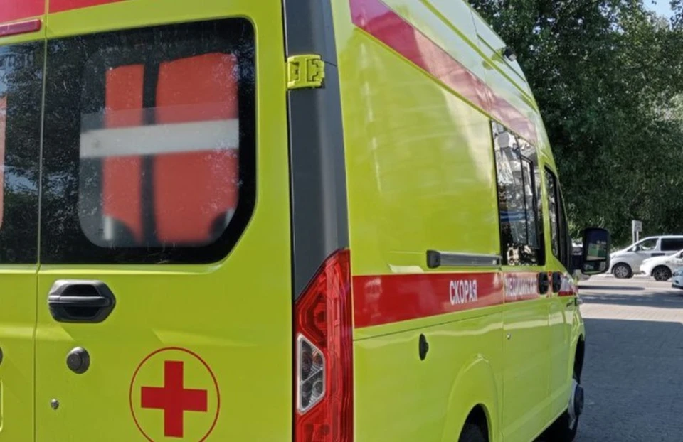 Одиннадцать пассажиров автобуса с различными травмами доставили в больницу