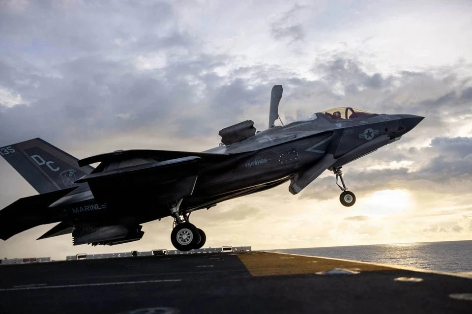 MWM: Американские истребители F-35B впервые приземлились у границ РФ Фото: Sgt. Trent Henry/U.S. Marine/Keystone Press Agency/Global Look Press