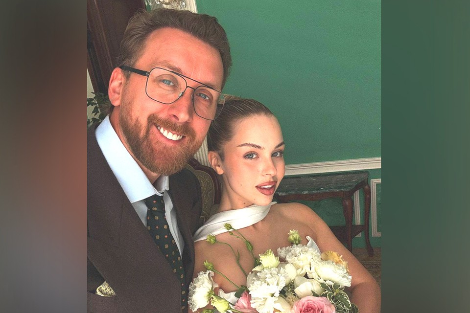 Актёр Данила Якушев женился на 19-летней возлюбленной Кристине Недуруевой.