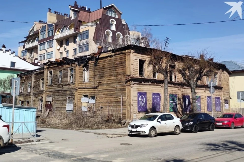 Объект культурного наследия сильно пострадал во время пожара, но восстановительные работы так и не начались.
