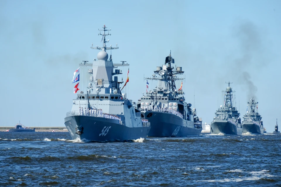 Российский корвет отогнал немецкий корабль от судна Kira K на Балтике