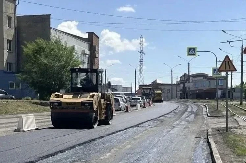 Параллельно работы ведутся на проспекте Строителей