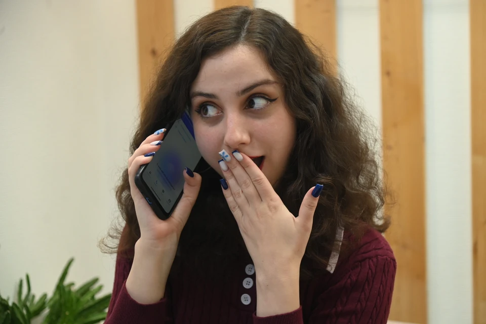 На работе лучше не делиться подробностями своей личной жизни и, в целом, не заводить друзей.