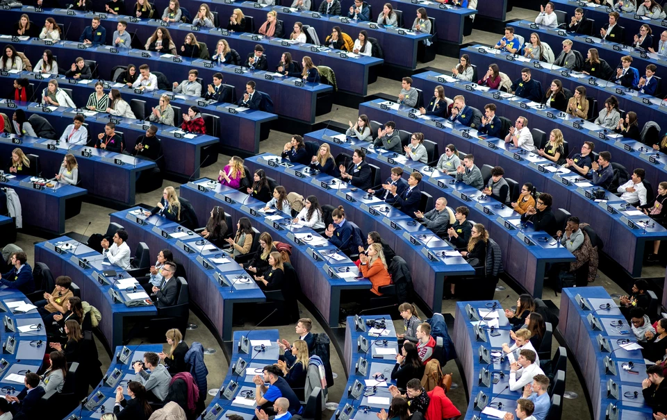 Резолюцию о недоверии правительству Лекорню внесли левые партии Франции. Фото: © Hauke-Christian Dittrich/dpa/Global Look Press