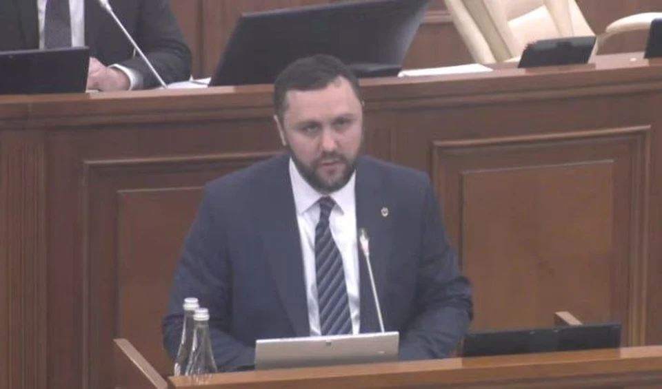 Депутат PAS Алексанр Трубка утверждает, что не имел понятия, что связанная с ним компания позже профинансирует партию.