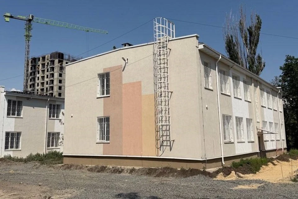 В Мариуполе восстанавливают здание Фонда социальной защиты. Фото: «РКС-НР»