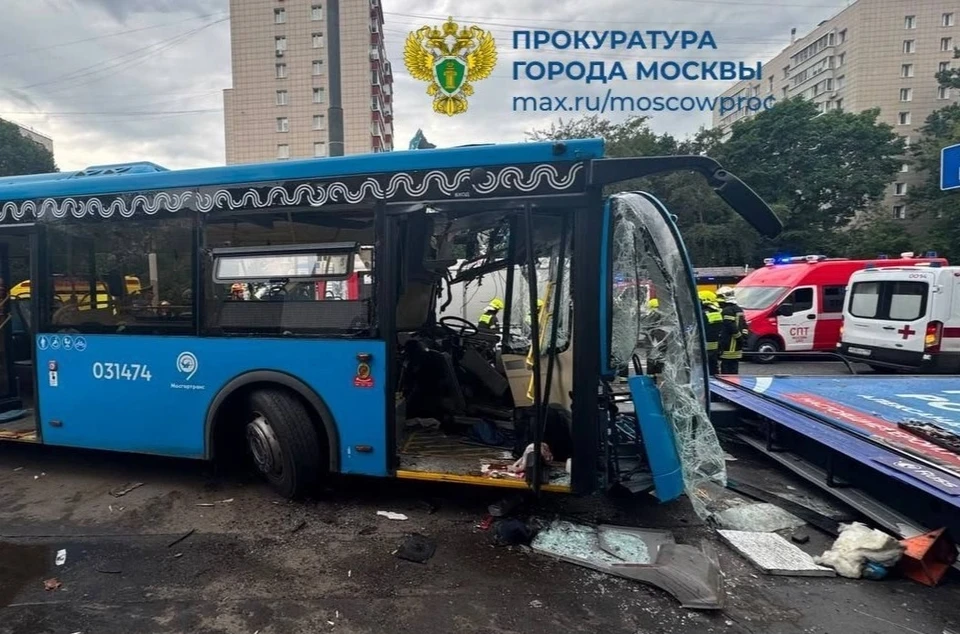 Водитель «Газели» с нижегородскими номерами подрезал автобус.
