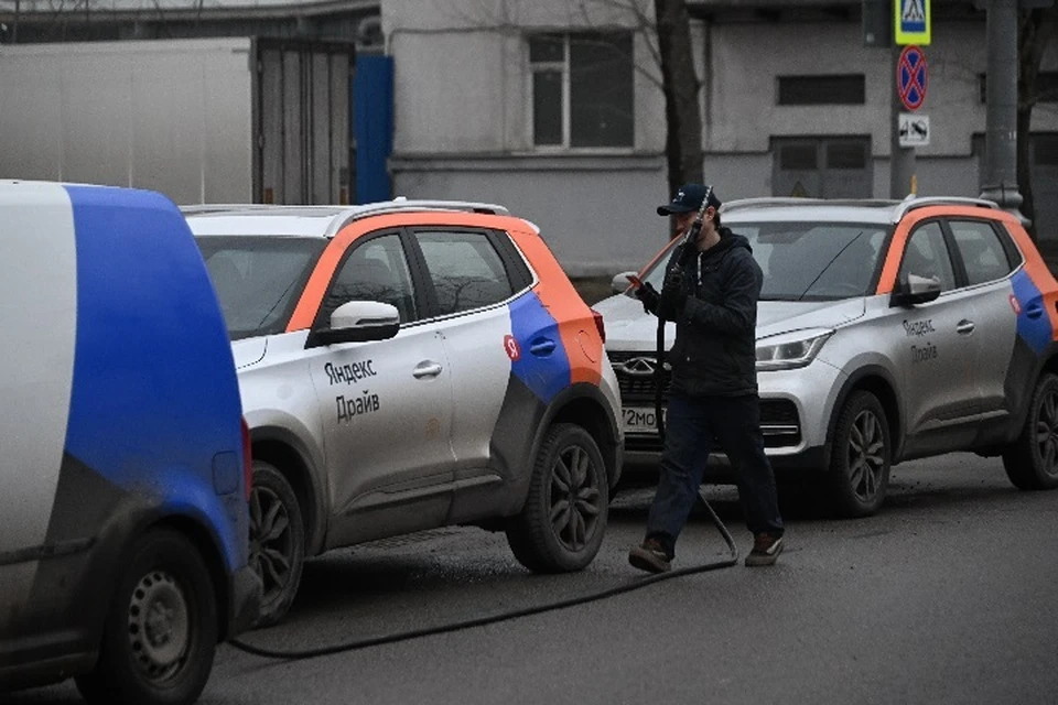 Автовладельцев просят не создавать помех на дорогах.
