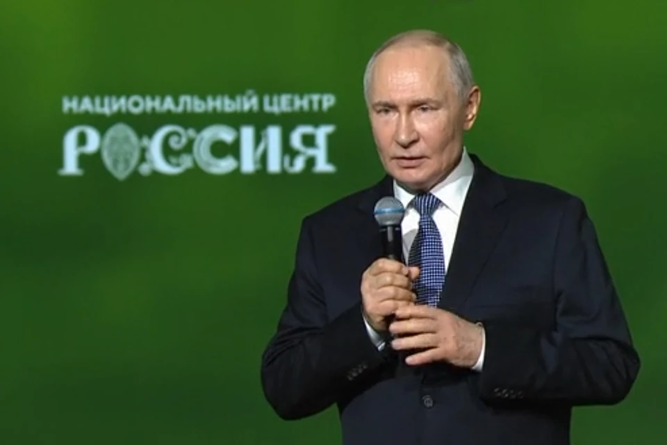 Президент России Владимир Путин вручил награды лауреатам премии Народного фронта. Фото: kremlin.ru