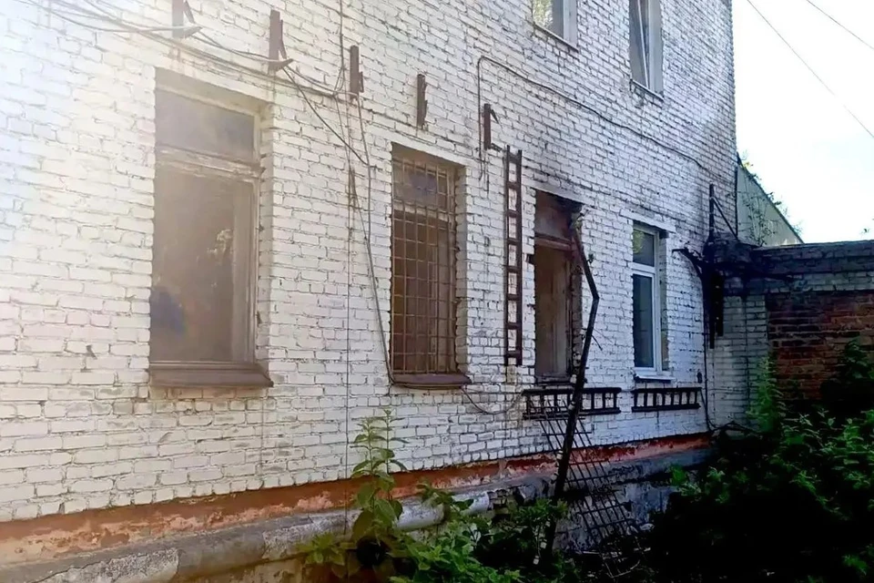 Пожар в здании в отдаленном районе Томска начался ближе к 8.00. Фото: ГУ МЧС России по Томской области