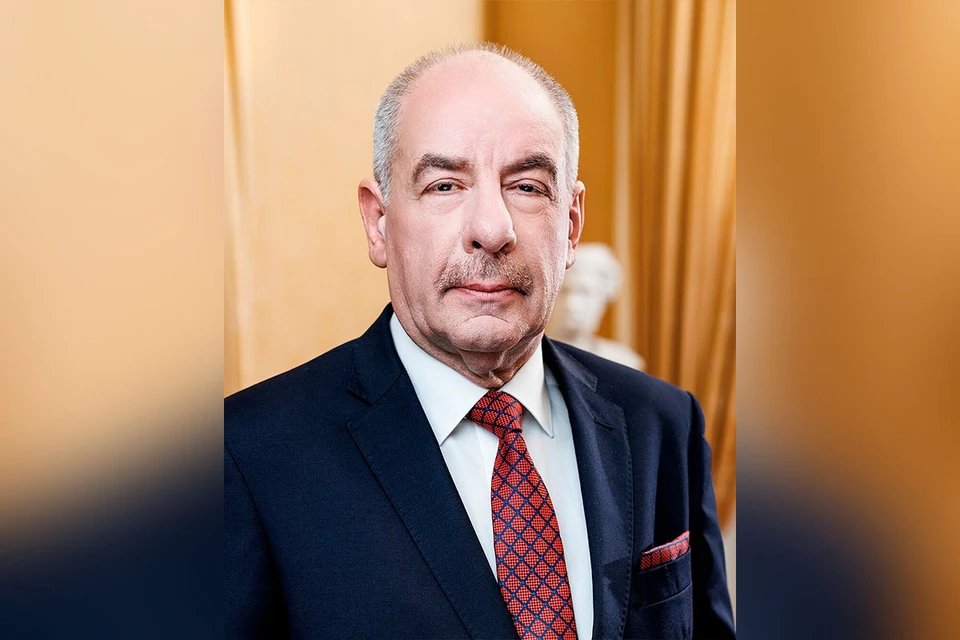 Президент Венгрии Тамаш Шуйок подписал 17-ю поправку к конституции, предусматривающую его отстранение от должности.