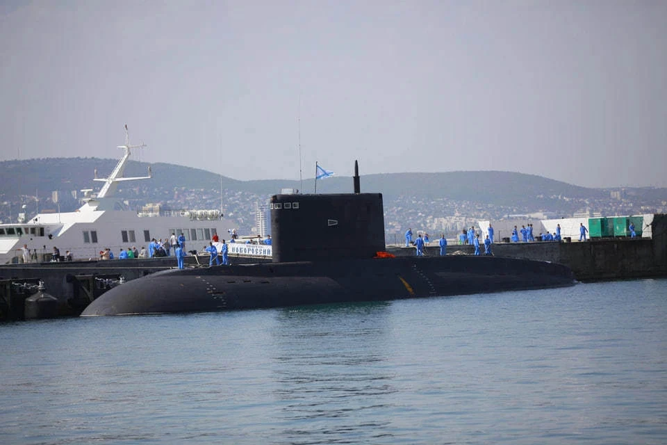 DM: российский военный корабль заметили у берегов Британии