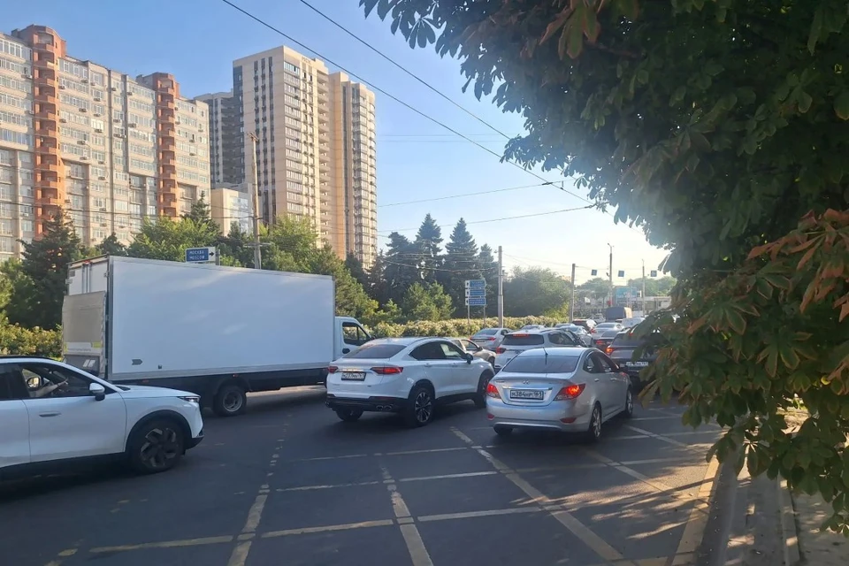 В центре Ростова произошло массовое ДТП.