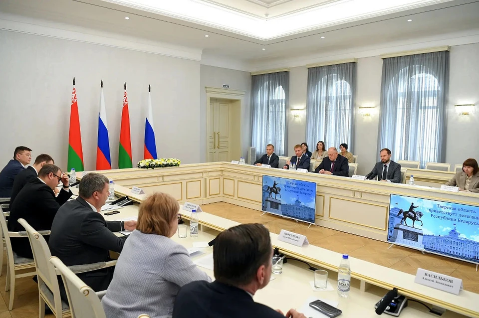 Делегацию из Беларуси приняли в областном правительстве.