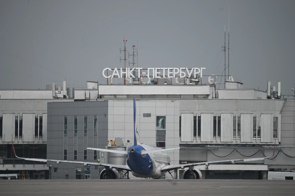 В аэропорт Пулково прибыли два самолета с запасных аэродромов.