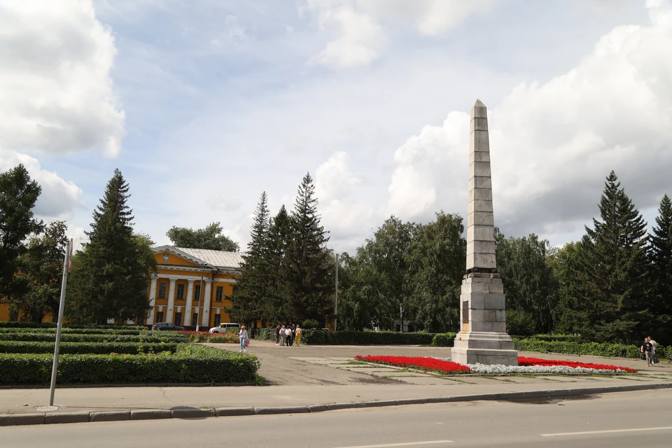 Демидовский столп был заложен в 1825 году по инициативе Петра Фролова