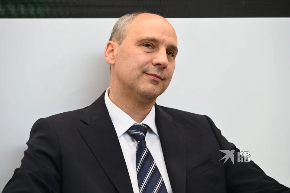 Губернатор Денис Паслер обратился к военнослужащим и ветеранам Воздушно-десантных войск в связи с профессиональным праздником