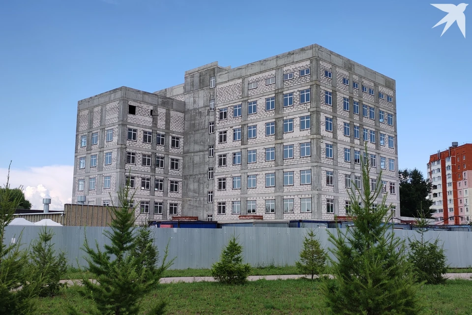 Контрактом предполагается поэтапное выполнение работ с авансированием в размере 5% от каждого этапа.