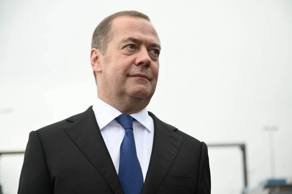 Медведев назвал позором, что в Японии не упоминают США при бомбардировках