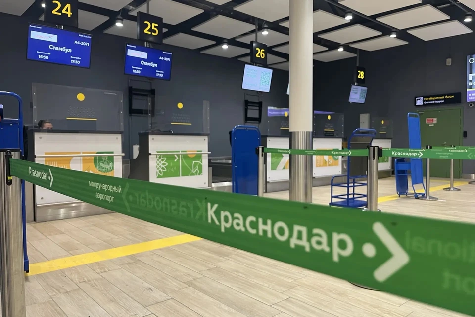 В аэропортах действует временное ограничение на полеты