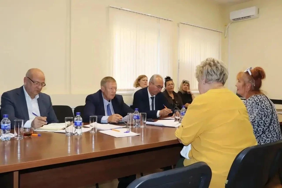 Николай Панков 6 часов проводил приём граждан