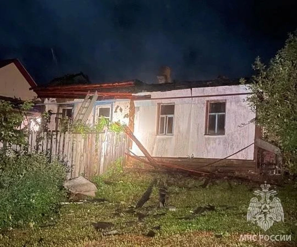 Возгорание на площади 75 квадратных метров ликвидировали шесть специалистов и две единицы спецтехники МЧС России