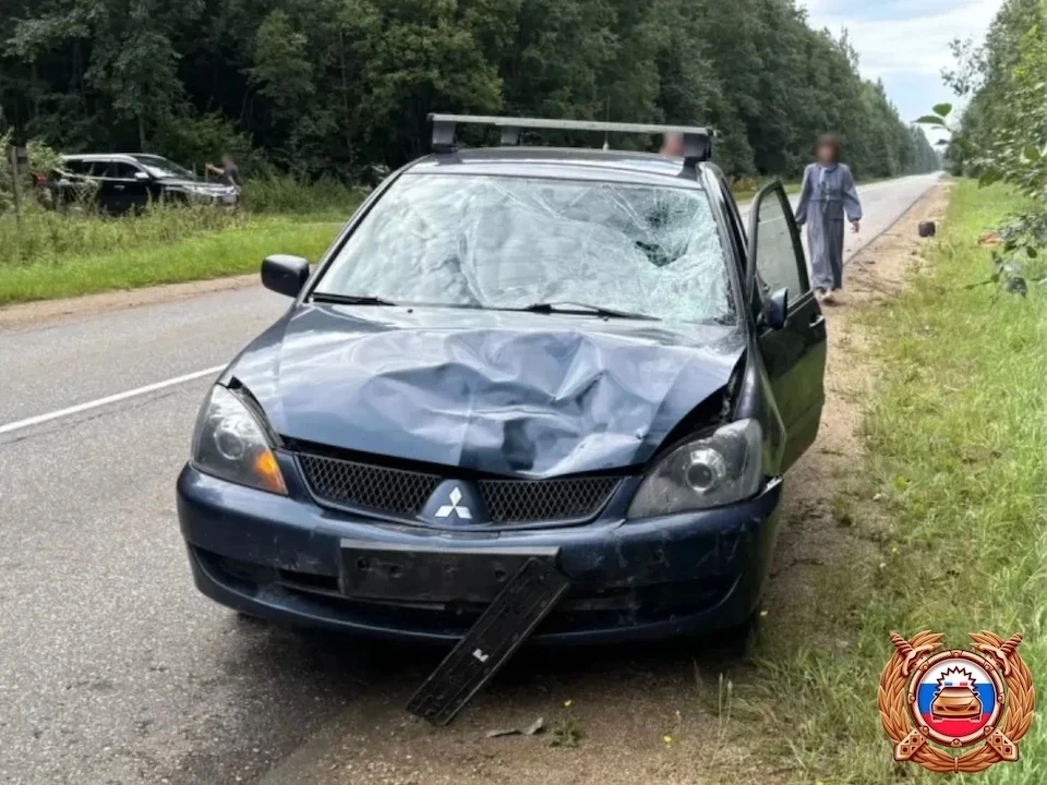 Двухколесный транспорт не уступил дорогу автомобилю «Митсубиси Лансер». Фото: МВД Тверской области.