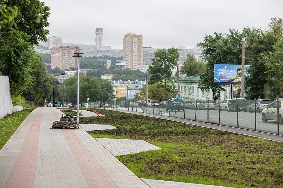 Пешеходная артерия на Ивановской растягивается более чем на 800 метров. Фото: Владимир Нестеров/vlc.ru.