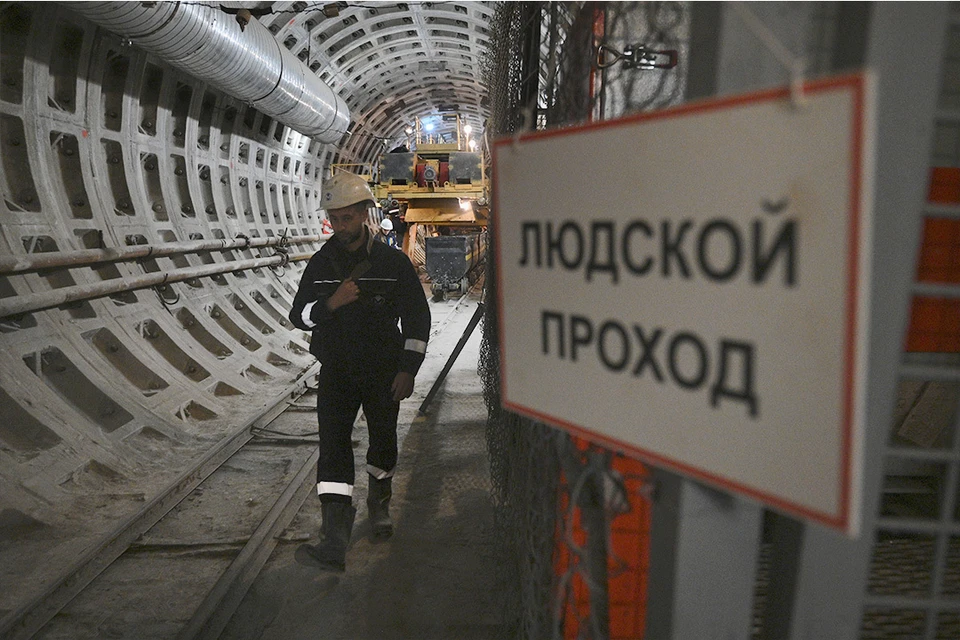 Метро Петербурга назначили новые сроки.