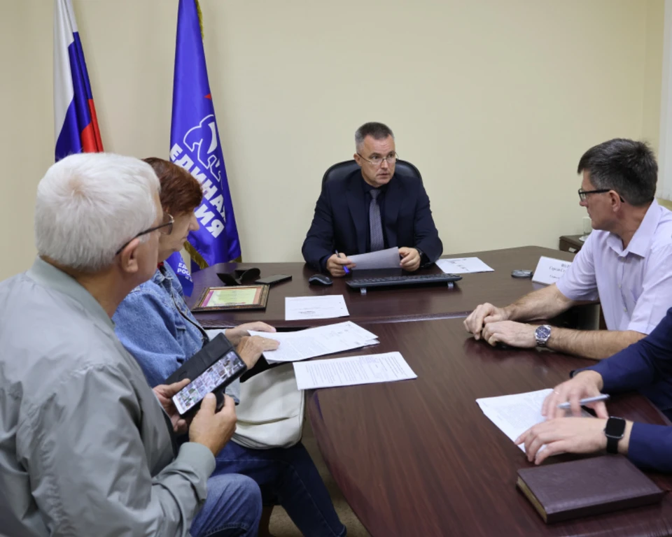 Супруги Гуровы на приеме у Сергея Волкова. Фото с сайта администрации города Владимира.
