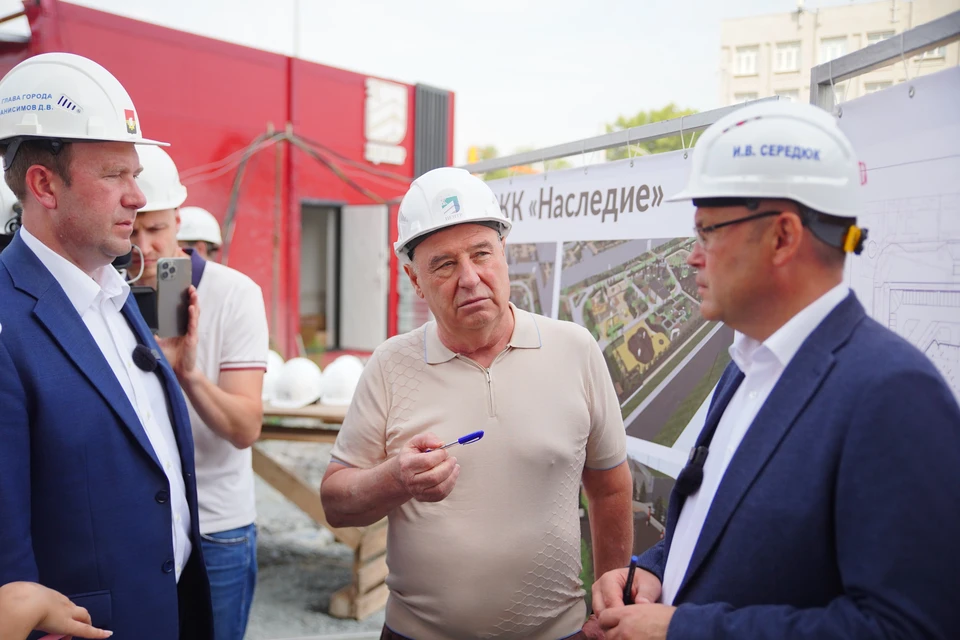 Илья Середюк проверил работу по строительству новых жилых районов и объектов городской инфраструктуры.