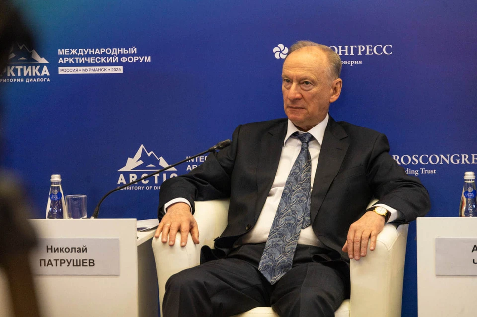 Патрушев предложил обязательный ЕГЭ по физике и математике для инженеров
