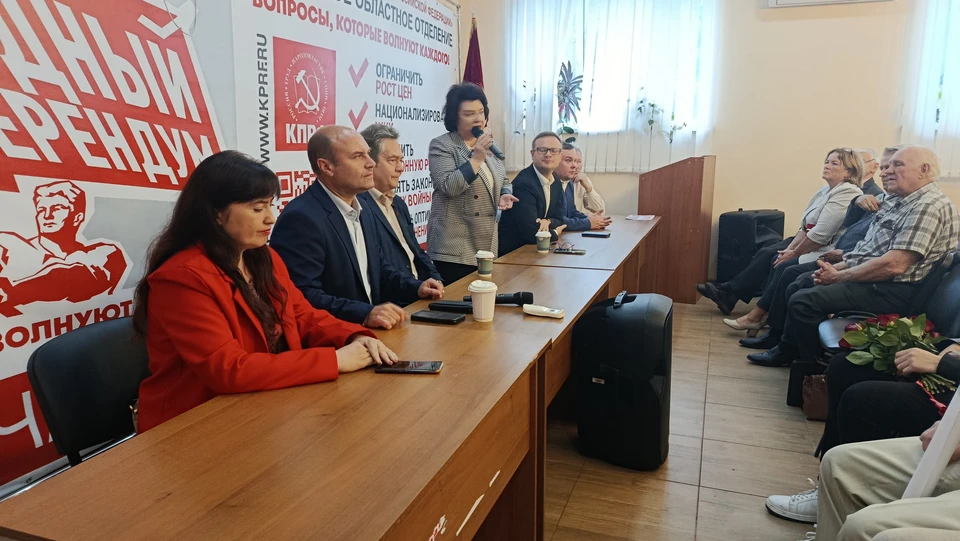 В Рязанском обкоме КПРФ прошла встреча с Николаем Платошкиным и депутатами Госдумы.