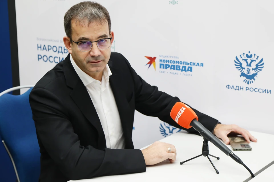 Народный артист России и депутат Госдумы Дмитрий Певцов