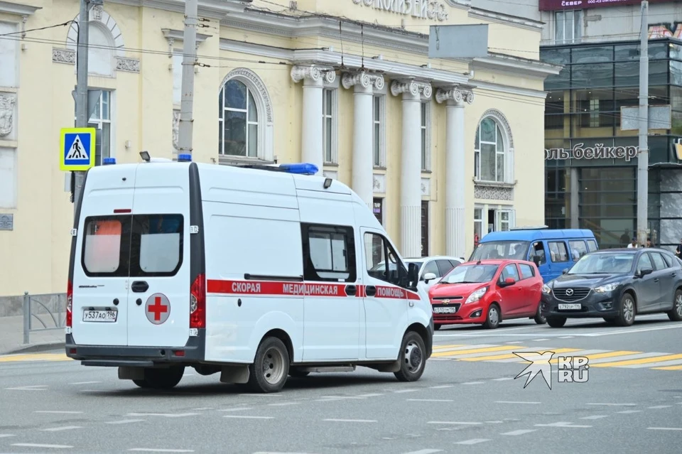 Мальчик соскользнул ногами в Исеть, где бежала кипящая вода из трубопровода