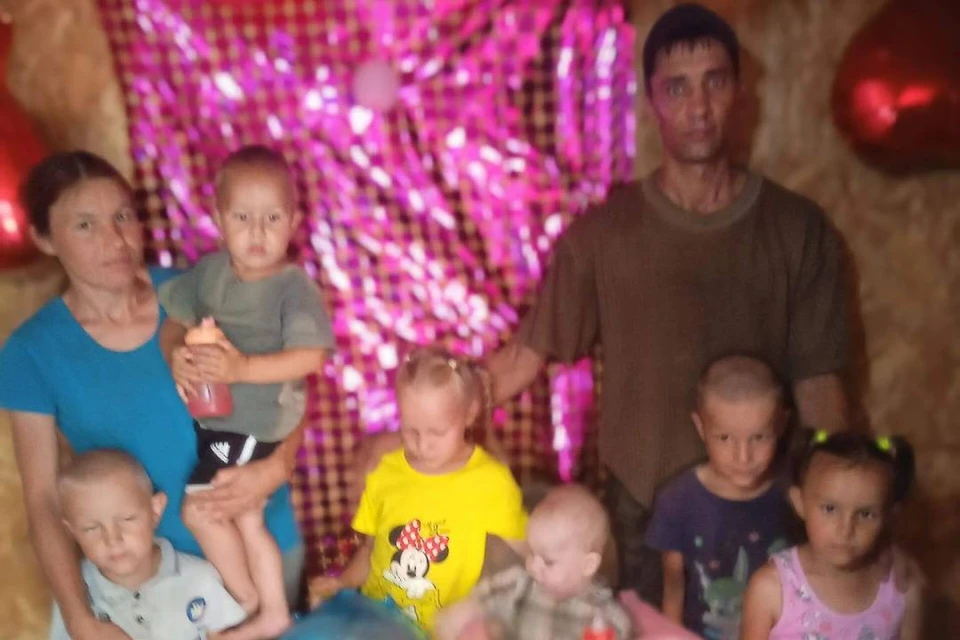 Павел и его супруга воспитывают семерых детей, но самое удивительное даже не количество наследников, а их имена. Фото: личный архив героев публкации