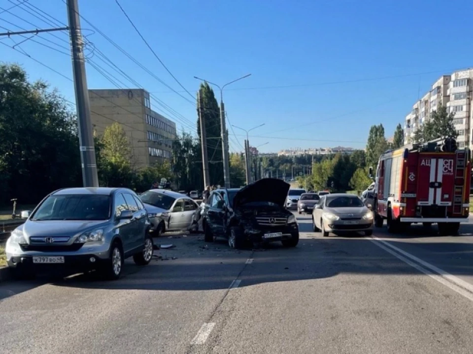 Травмы получили водители «Весты» и «Хонды». Фото Госавтоинспекции УМВД России по Липецкой области.