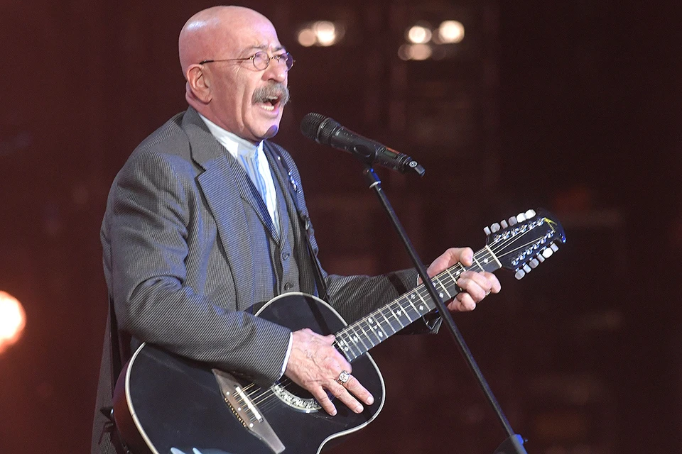 Александр Розенбаум на сцене