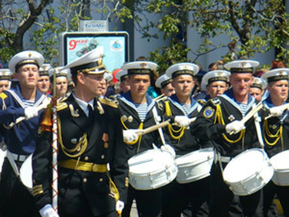 Военные парады проходят в 37 городах России