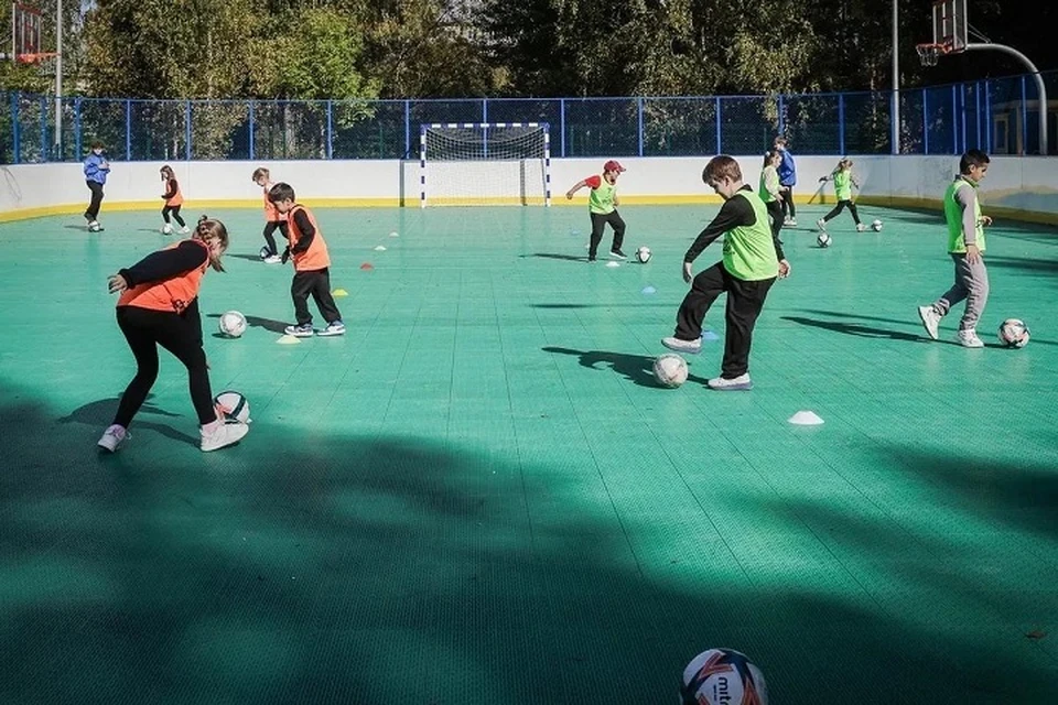 Новая спортплощадка. Фото: Дмитрий РУДАКОВ