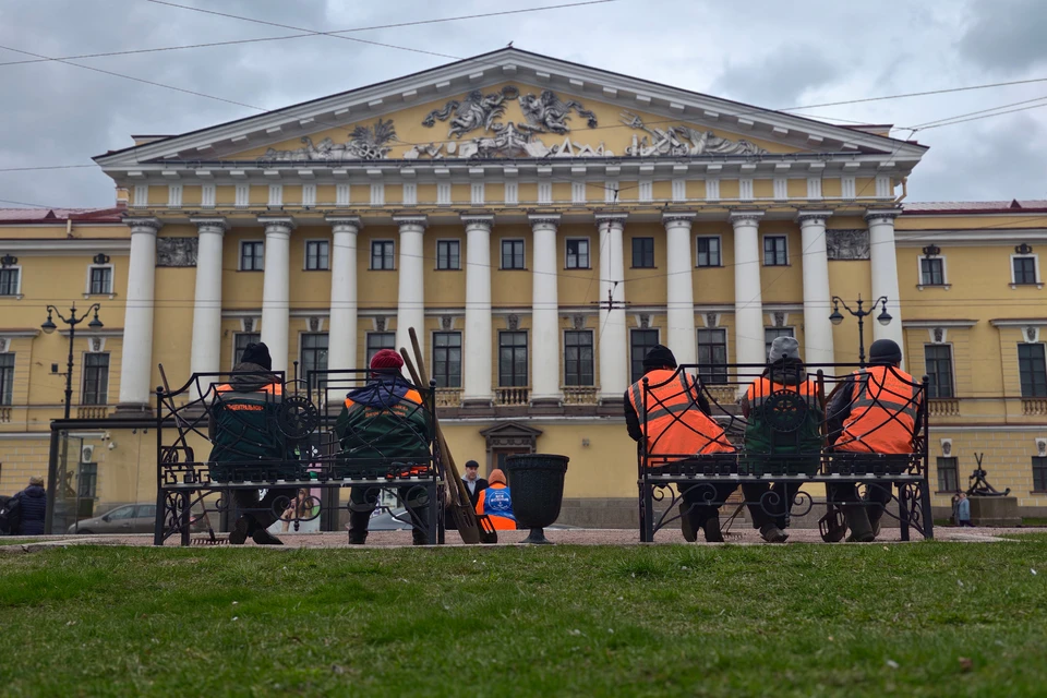 Усиленный режим работы коммунальных служб введут в дни выборов в Петербурге.