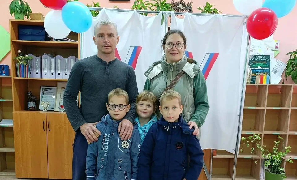 Жители Кузбасса приходят голосовать на выборах целыми семьями.