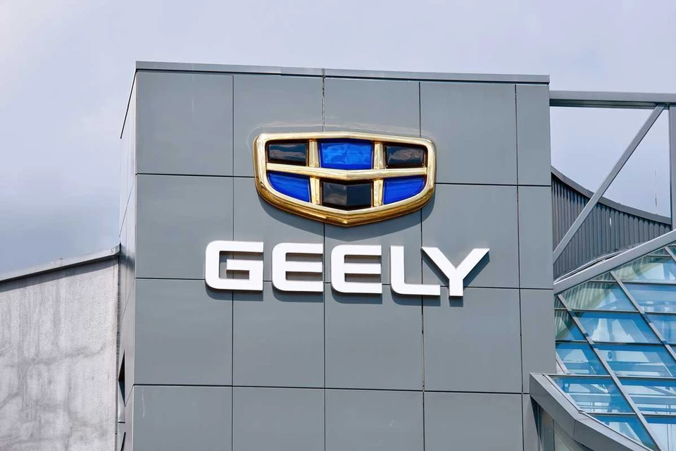 Geely начала продажи гибридного Preface Plus. Tricky_Shark / Shutterstock.com / Fotodom.