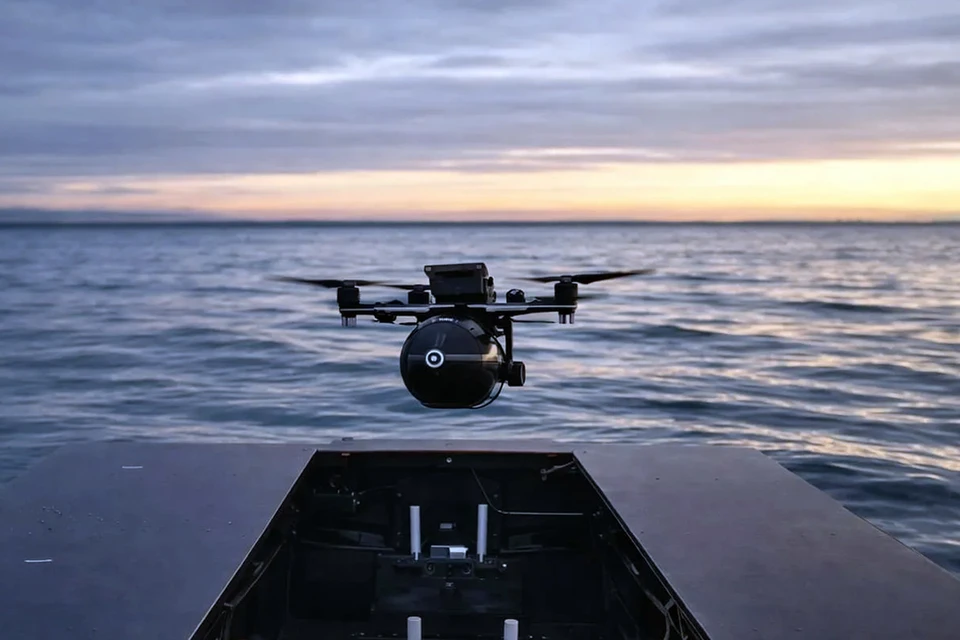 Взлёт FPV-дрона из отсека безэкипажного катера «Скорлупа». Скриншот с видео НПЦ «Ушкуйник»