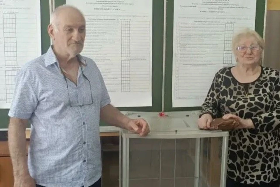 Кисловодчанин Арарат Енгоянц в 60-й раз принял участие в голосовании. Фото: пресс-служба администрации Кисловодска