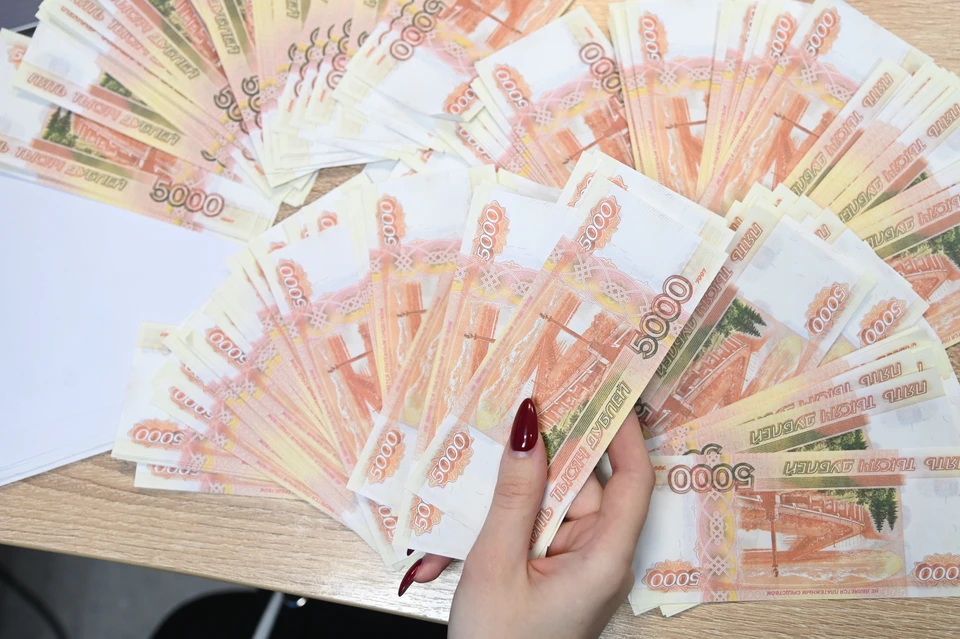 Мошенники убедили мужчину взять три кредита и перевести деньги на криптокошельки под видом «портфелей безопасности»