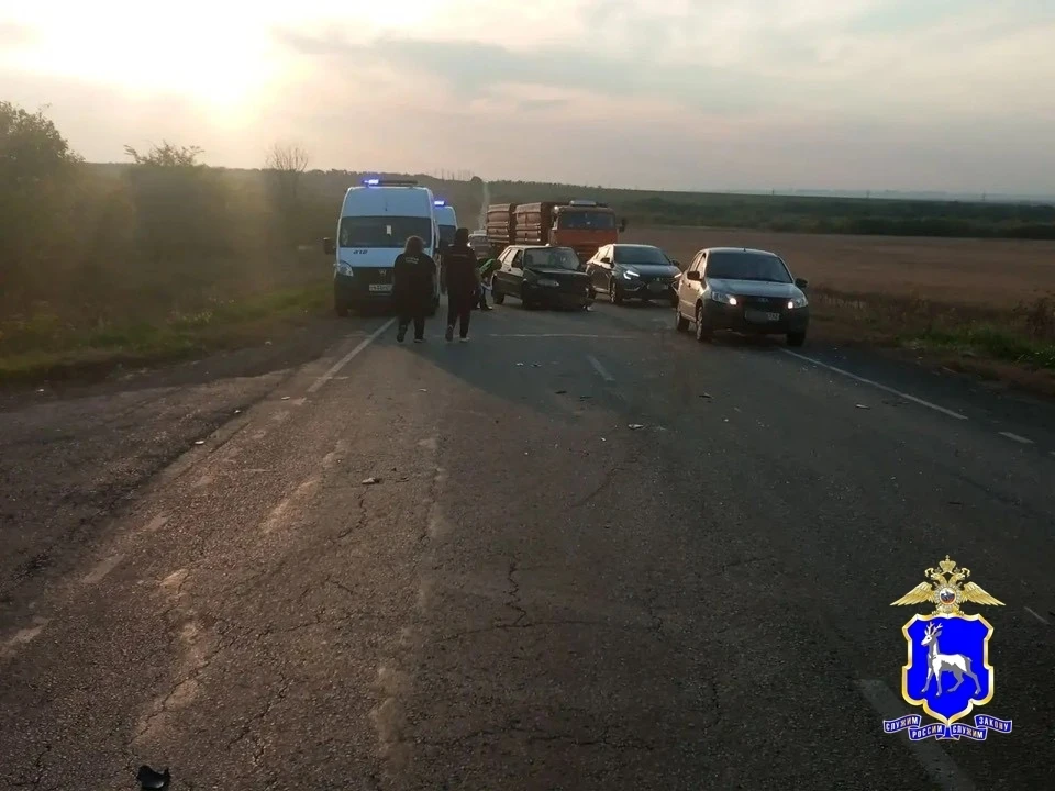 В результате ДТП пострадал водитель ВАЗ