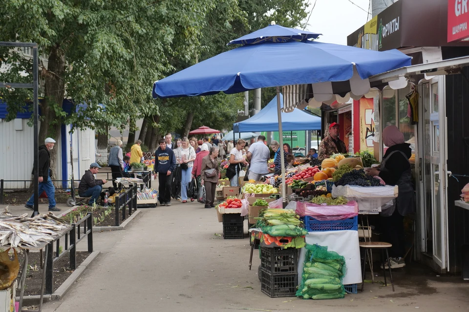 В Севастополе борются с нелегальной торговлей.