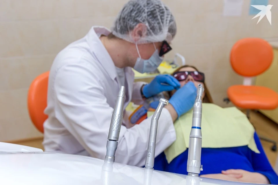 Кариес и разрушение зубов часто преследуют пациентов с диабетом. Фото носит иллюстративный характер.